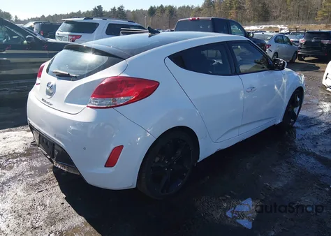 2015 Hyundai Veloster z USA, uszkodzony, nr VIN KMHTC6AD3FU239502